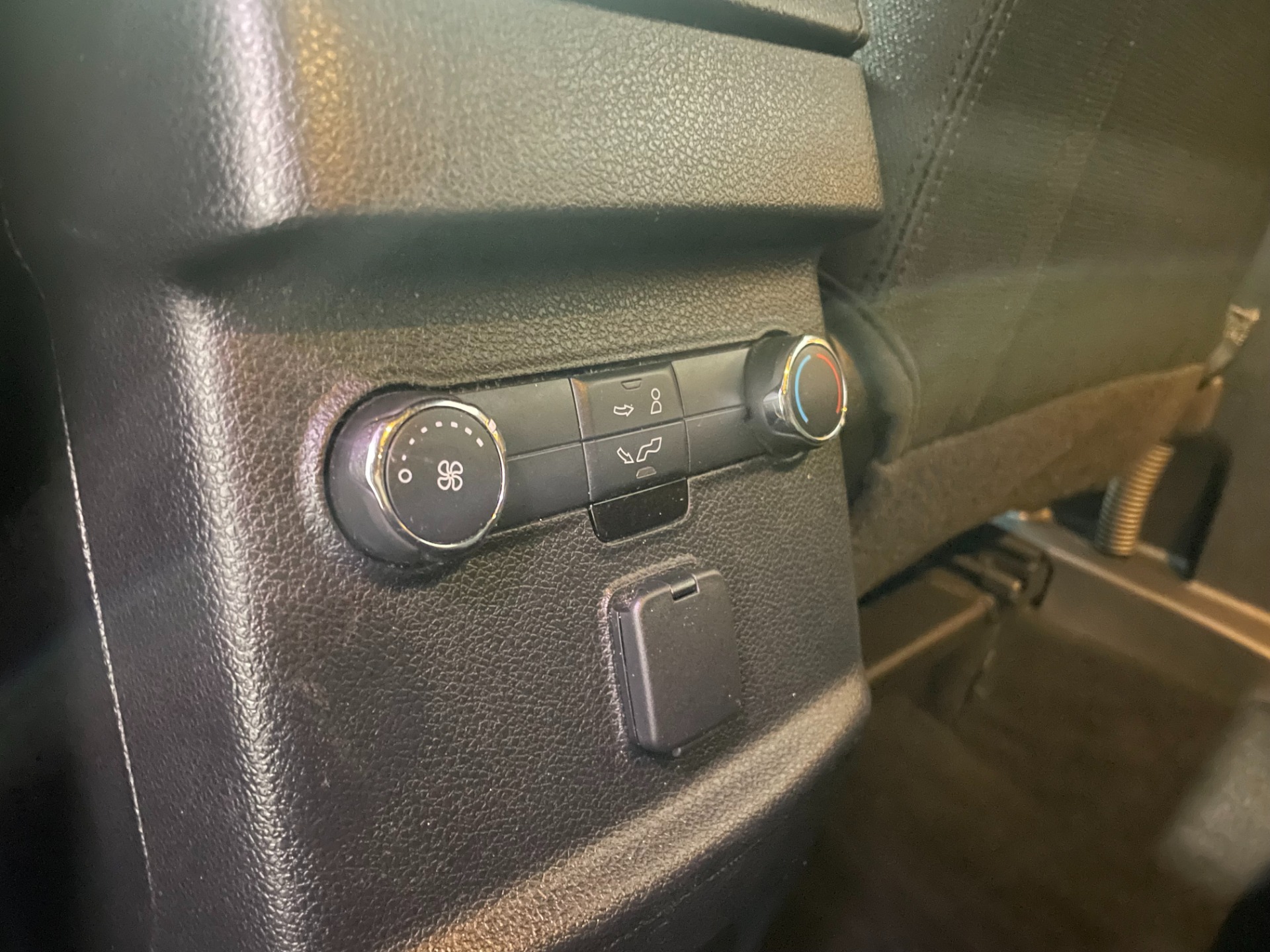 Used-2016-Ford-Explorer-XLT-FWD