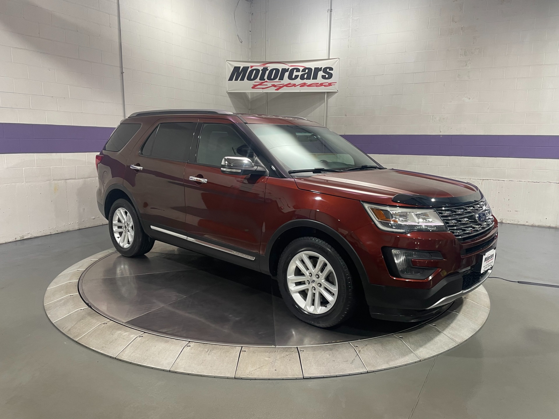 Used-2016-Ford-Explorer-XLT-FWD