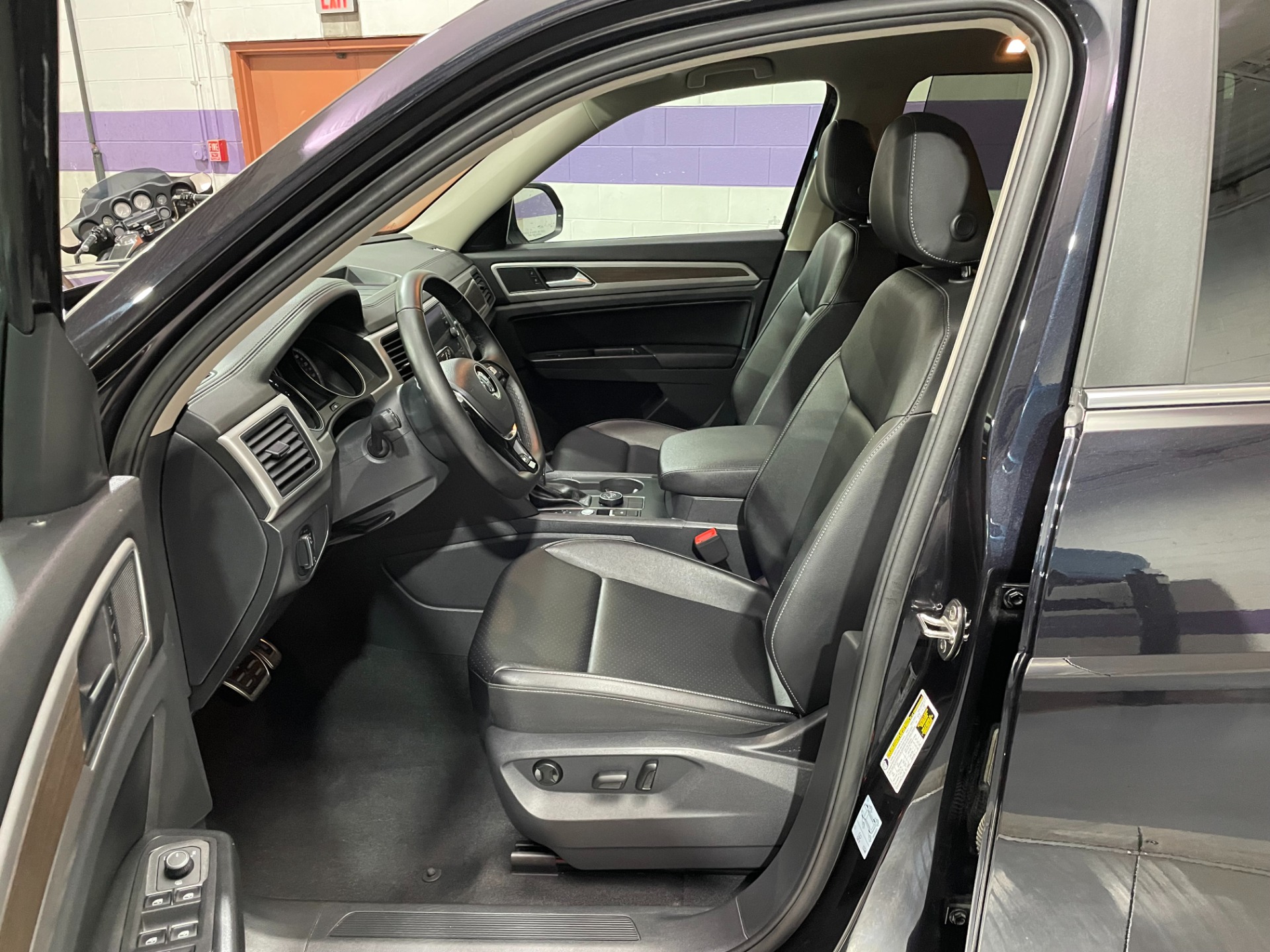 Used-2019-Volkswagen-Atlas-V6-SE-R-Line-4Motion-AWD