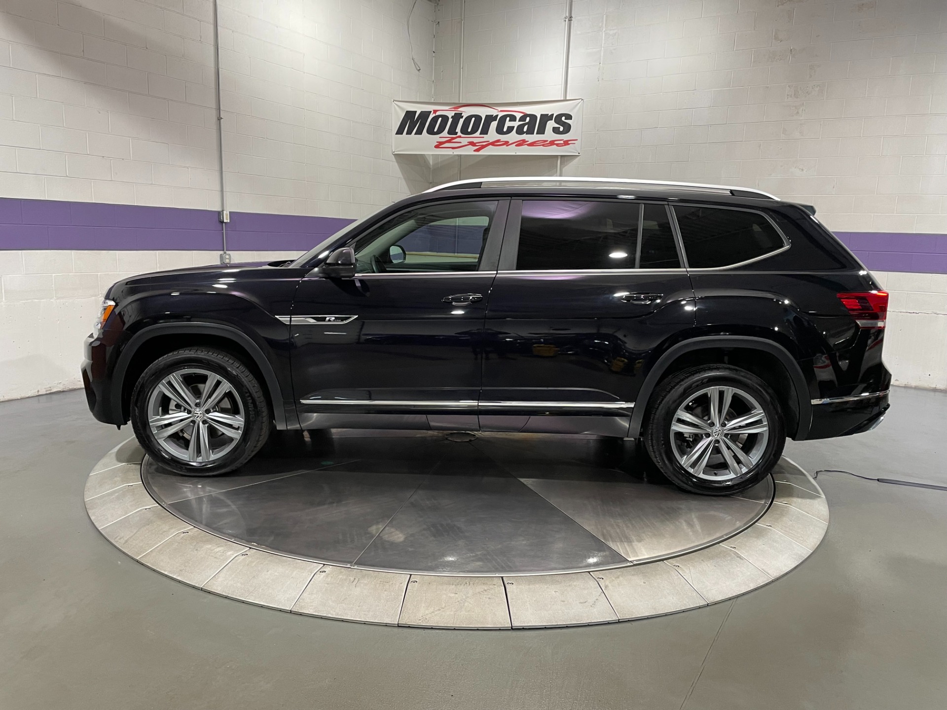 Used-2019-Volkswagen-Atlas-V6-SE-R-Line-4Motion-AWD