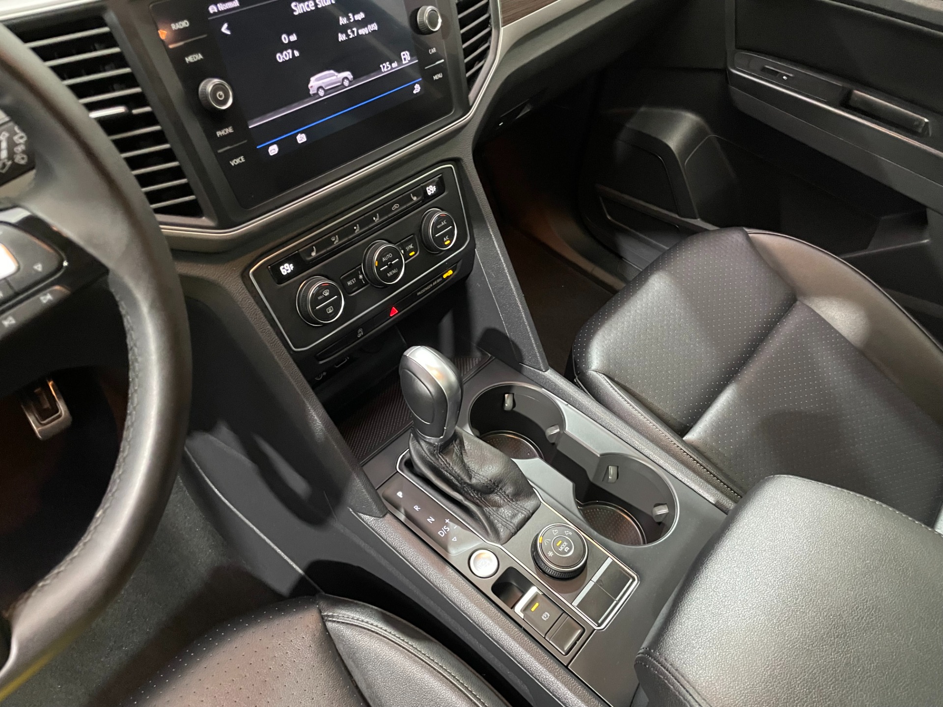 Used-2019-Volkswagen-Atlas-V6-SE-R-Line-4Motion-AWD