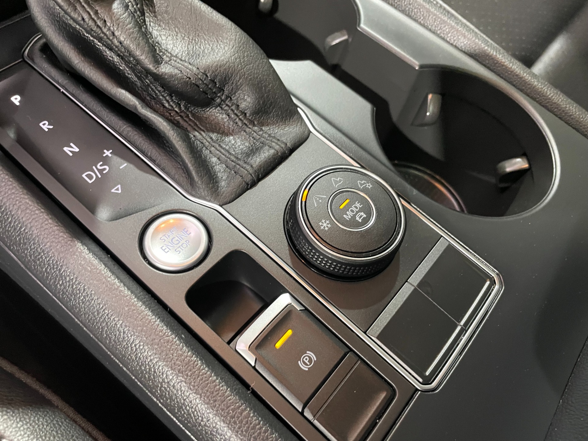 Used-2019-Volkswagen-Atlas-V6-SE-R-Line-4Motion-AWD