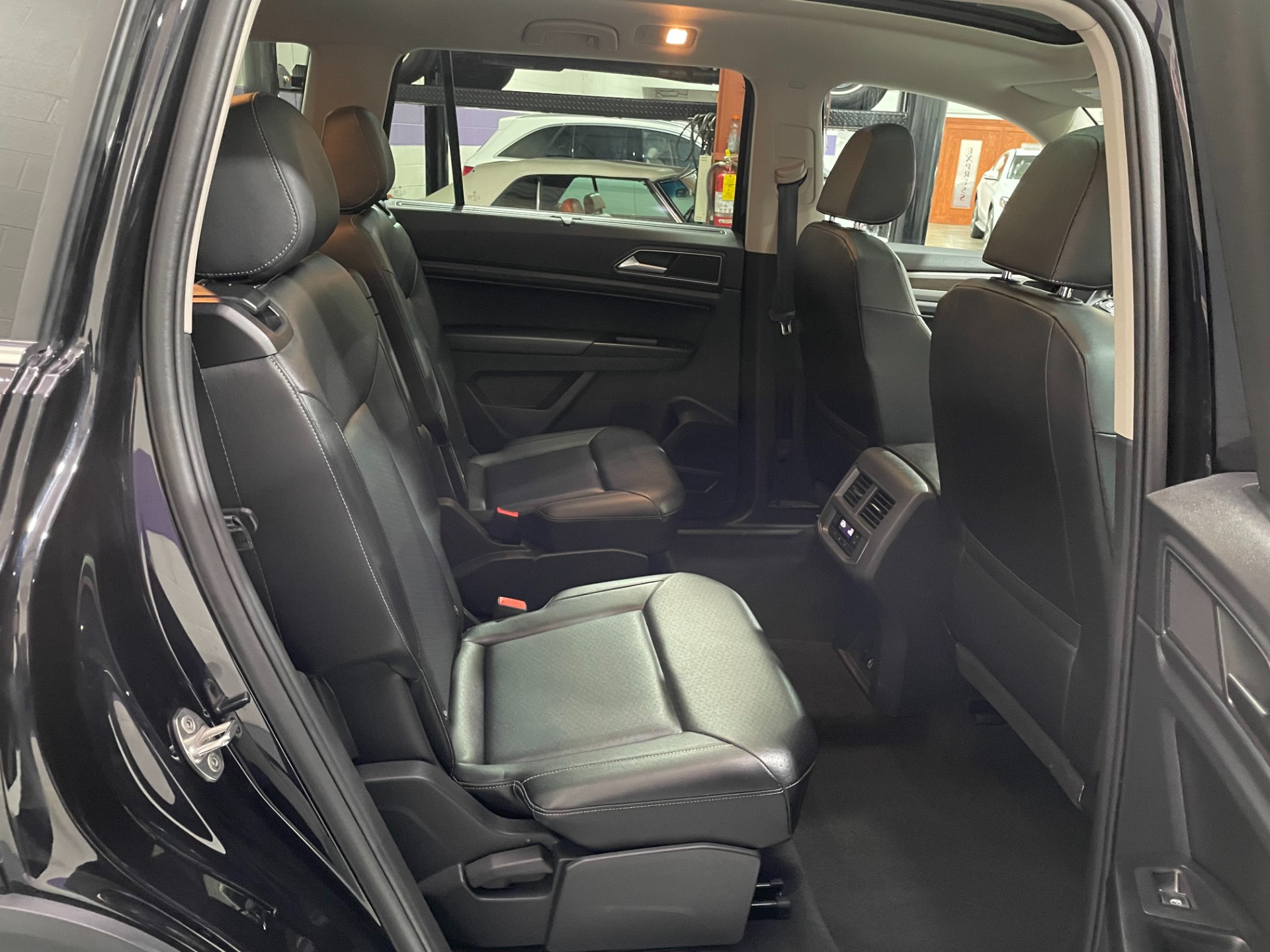 Used-2019-Volkswagen-Atlas-V6-SE-R-Line-4Motion-AWD