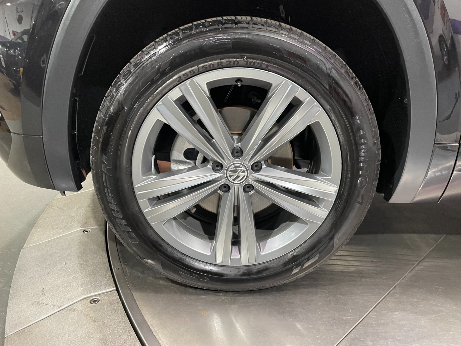 Used-2019-Volkswagen-Atlas-V6-SE-R-Line-4Motion-AWD