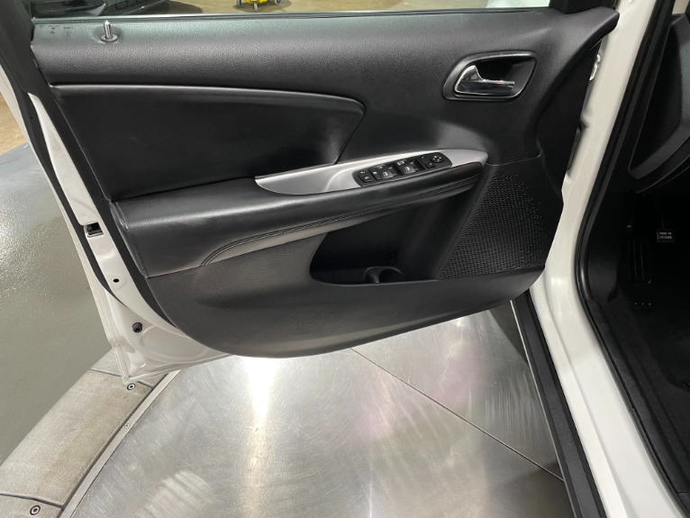 Used-2016-Dodge-Journey-SE-FWD