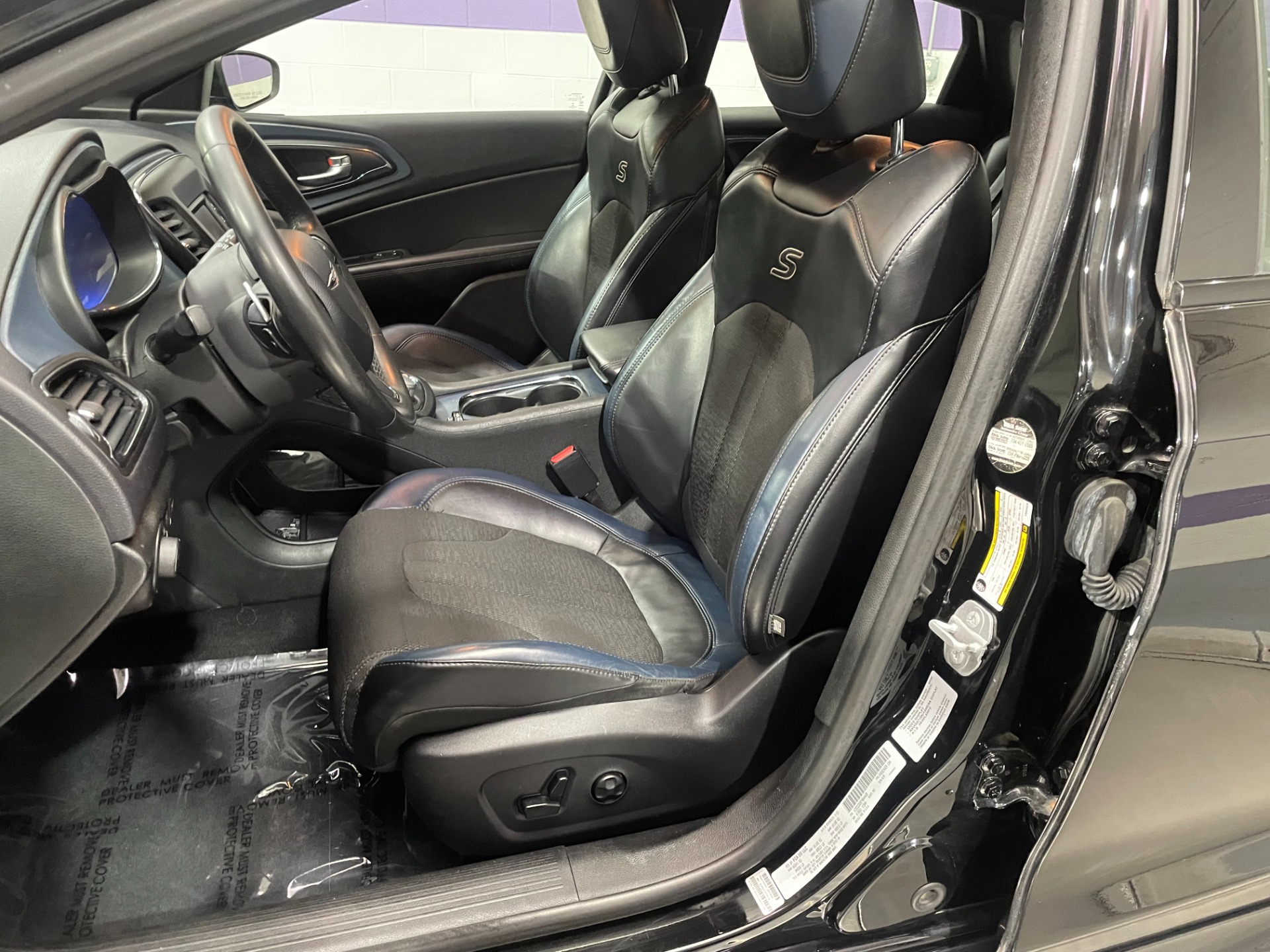 Used-2015-Chrysler-200-S-AWD