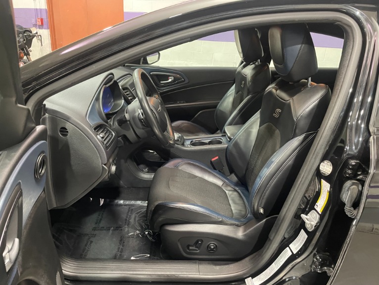 Used-2015-Chrysler-200-S-AWD