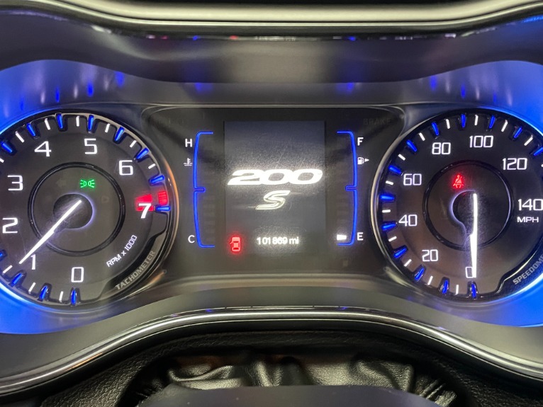 Used-2015-Chrysler-200-S-AWD