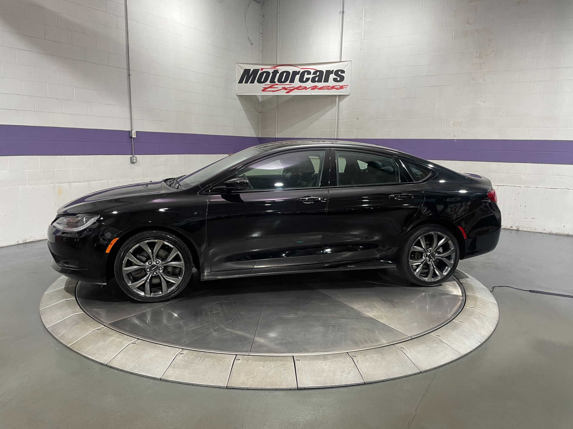 Used-2015-Chrysler-200-S-AWD