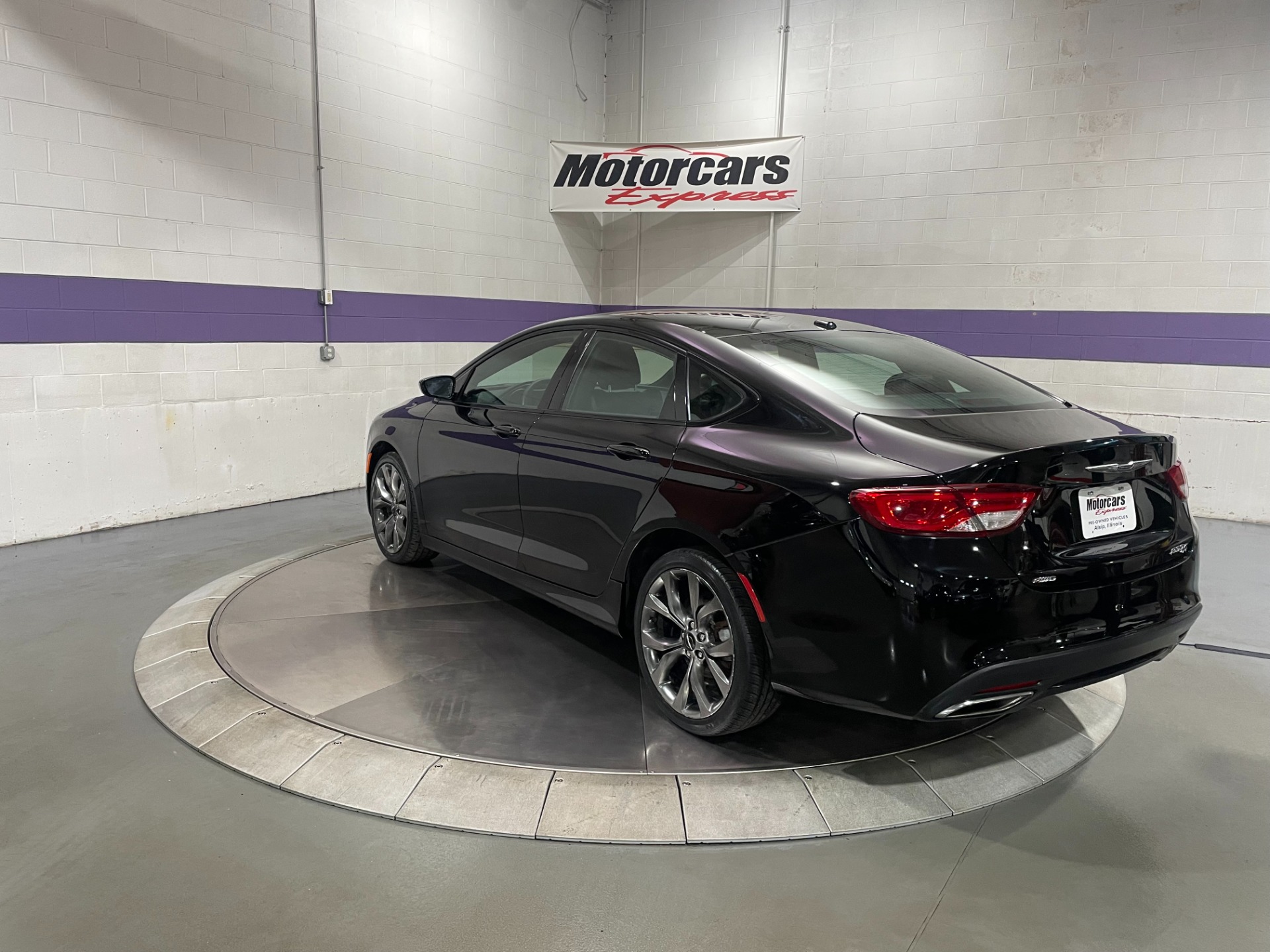 Used-2015-Chrysler-200-S-AWD