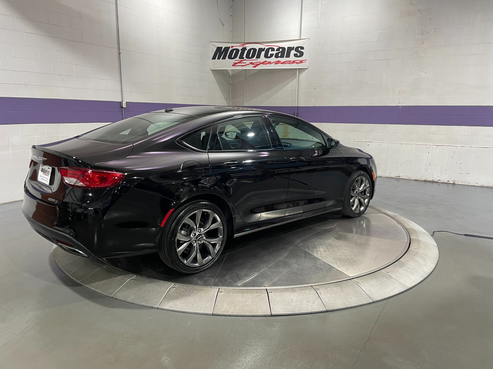 Used-2015-Chrysler-200-S-AWD
