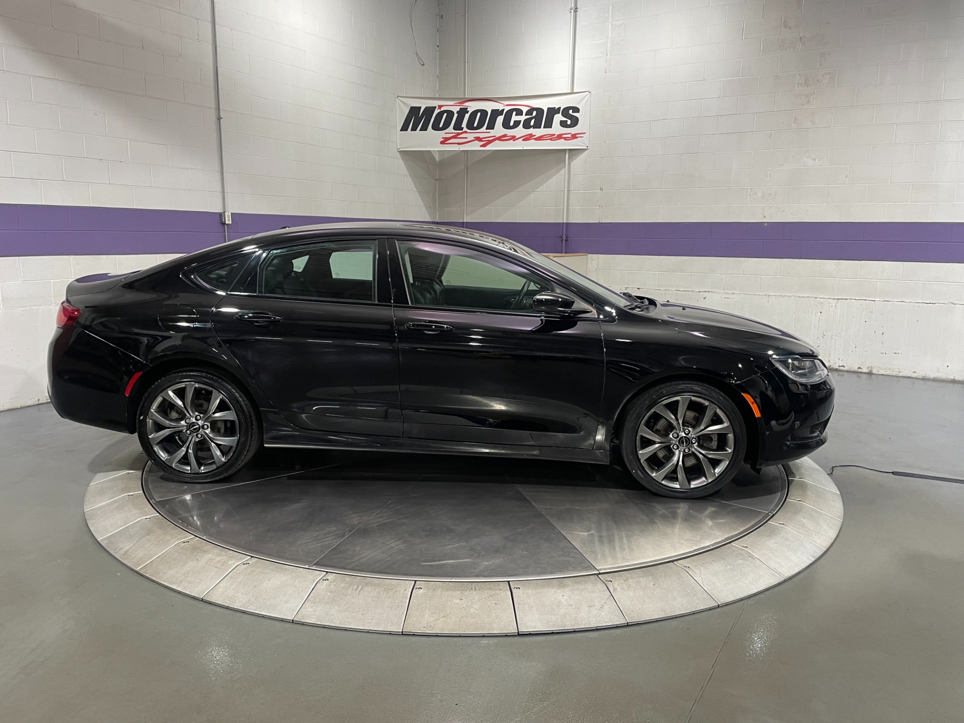 Used-2015-Chrysler-200-S-AWD
