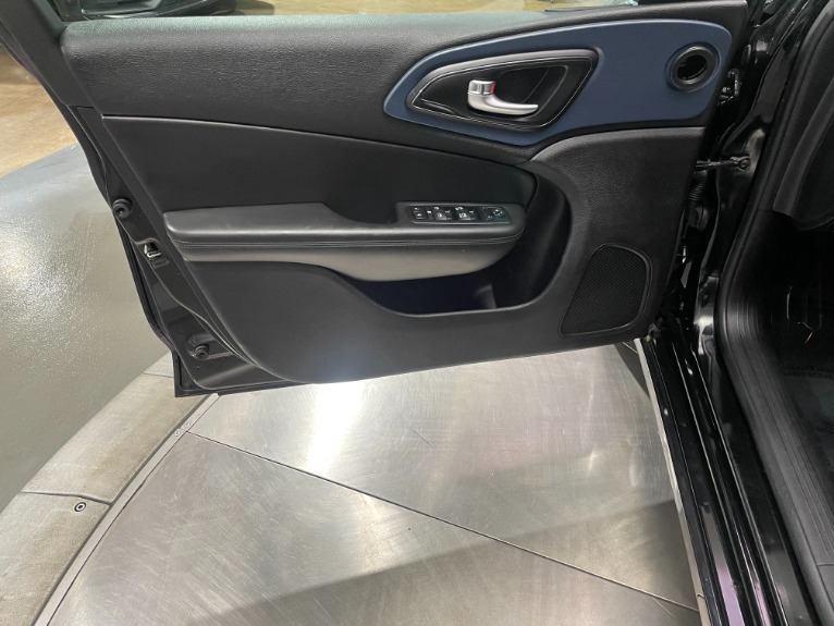 Used-2015-Chrysler-200-S-AWD