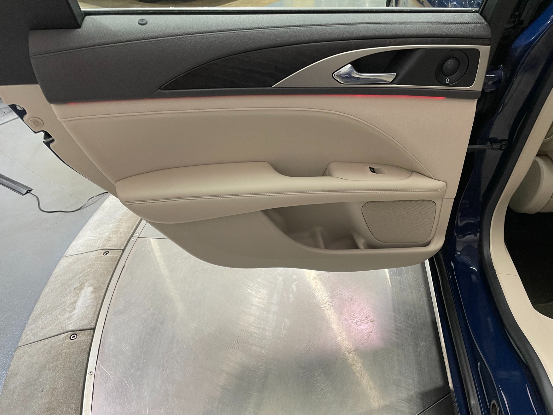 Used-2019-Lincoln-MKZ-Reserve-II-AWD
