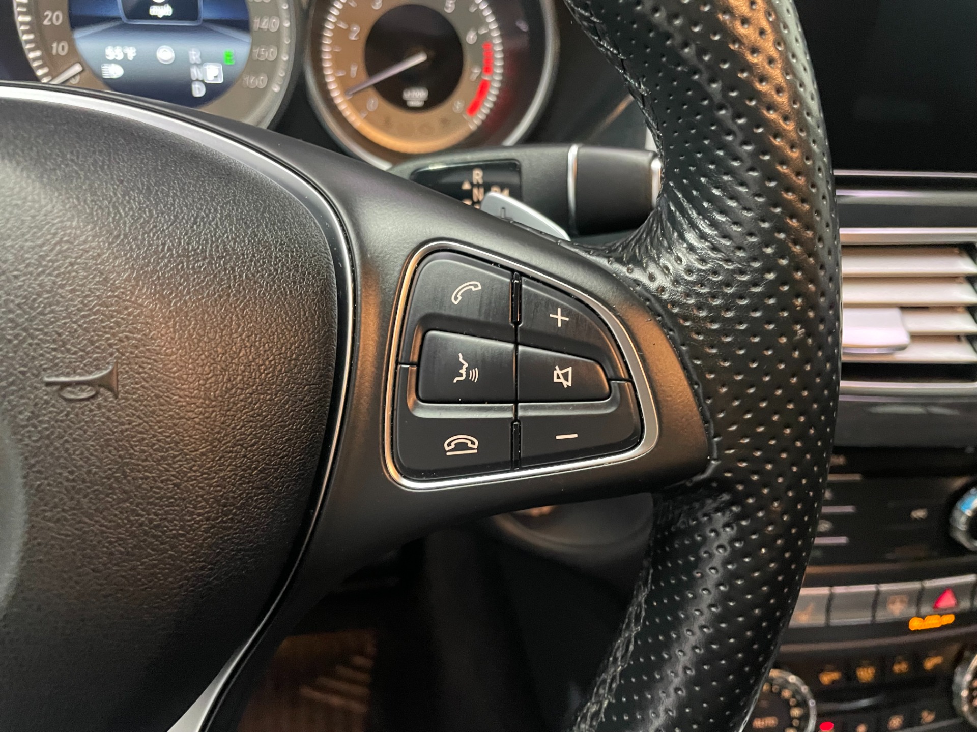 Used-2016-Mercedes-Benz-CLS-CLS-550-4MATIC