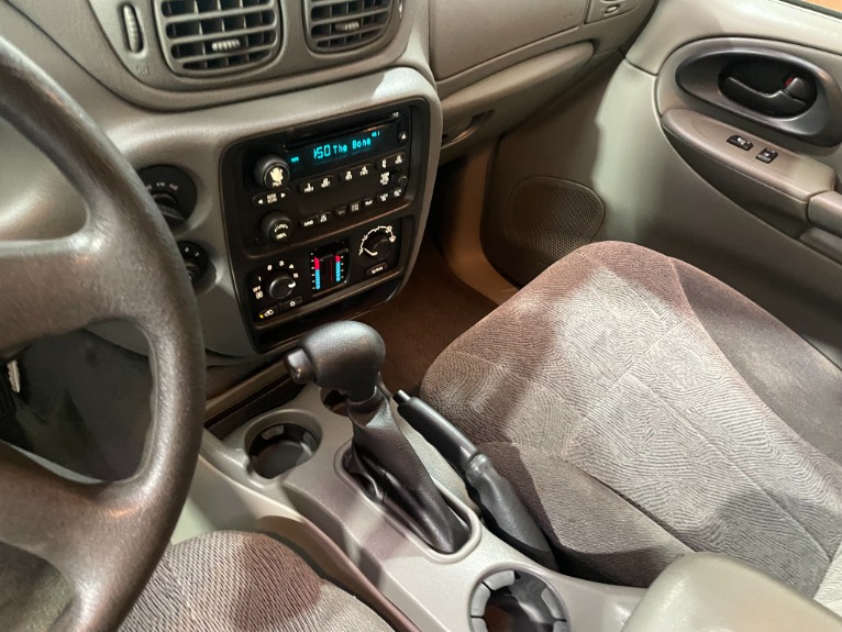 Used-2004-Chevrolet-TrailBlazer-LS-4WD