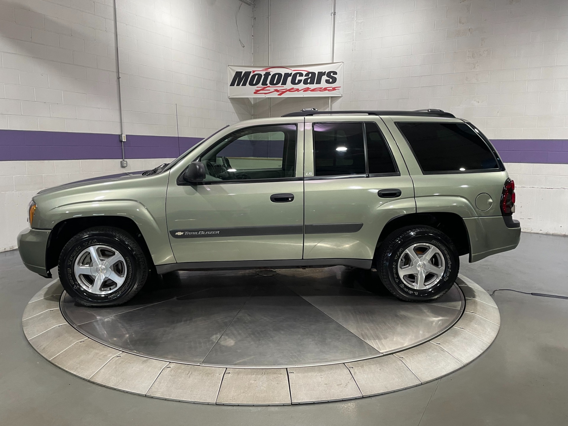 Used-2004-Chevrolet-TrailBlazer-LS-4WD