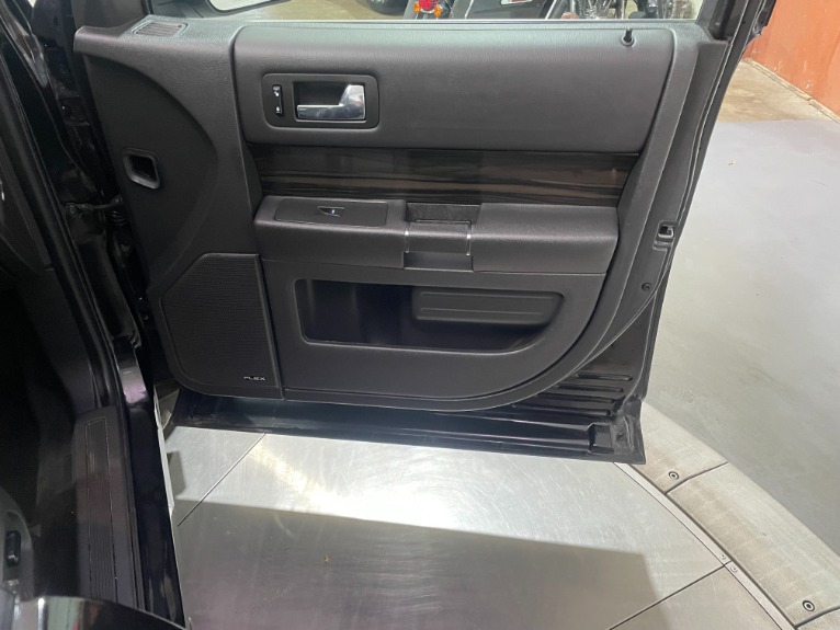 Used-2019-Ford-Flex-SEL-AWD