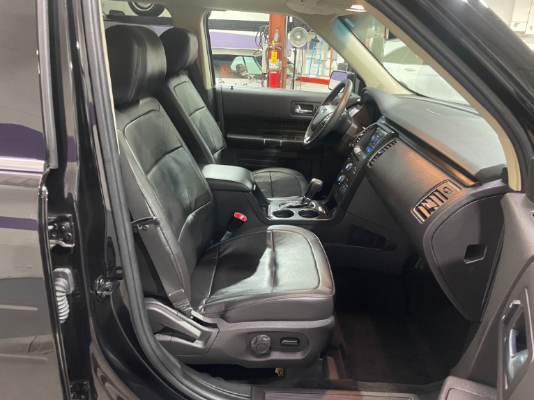 Used-2019-Ford-Flex-SEL-AWD