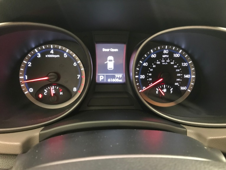 Used-2015-Hyundai-Santa-Fe-Sport-24L