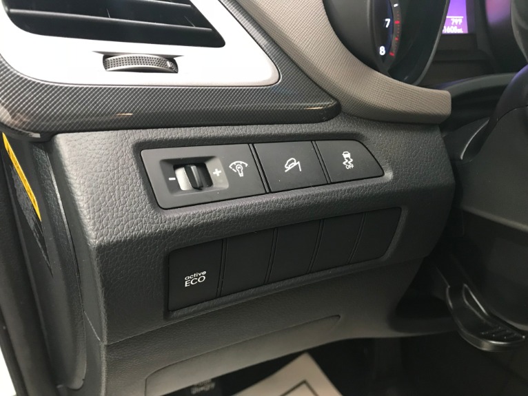 Used-2015-Hyundai-Santa-Fe-Sport-24L