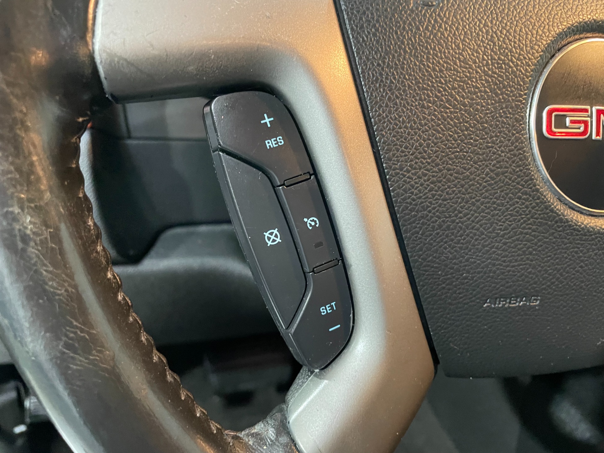 Used-2012-GMC-Yukon-SLT-4X4