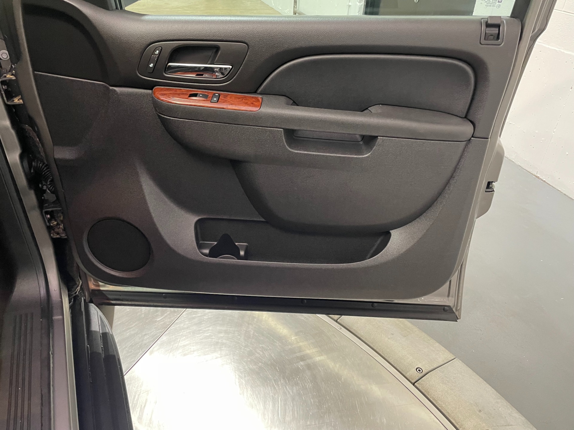 Used-2012-GMC-Yukon-SLT-4X4