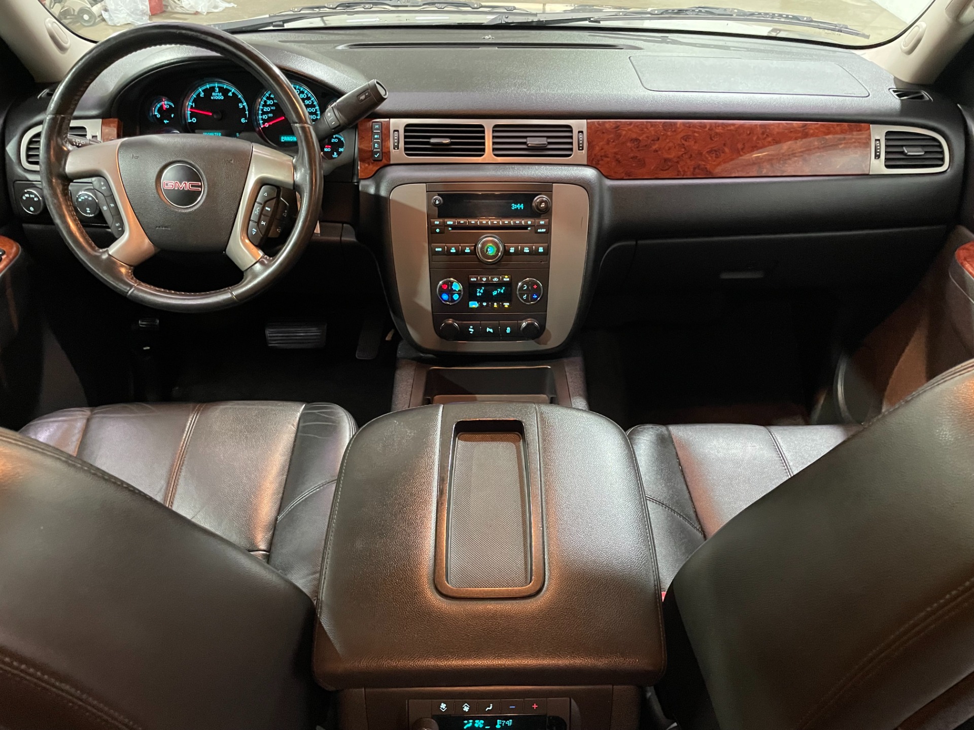 Used-2012-GMC-Yukon-SLT-4X4