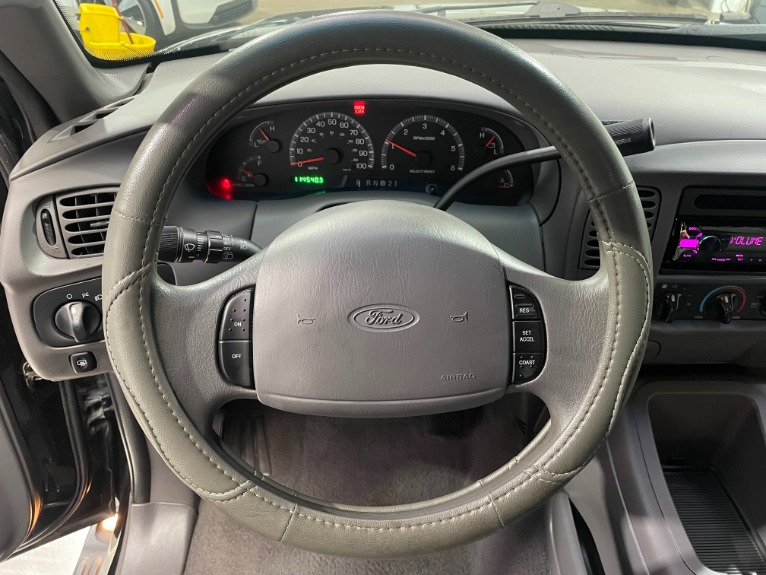 Used-2002-Ford-Expedition-XLT-RWD