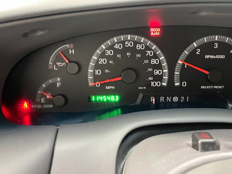 Used-2002-Ford-Expedition-XLT-RWD