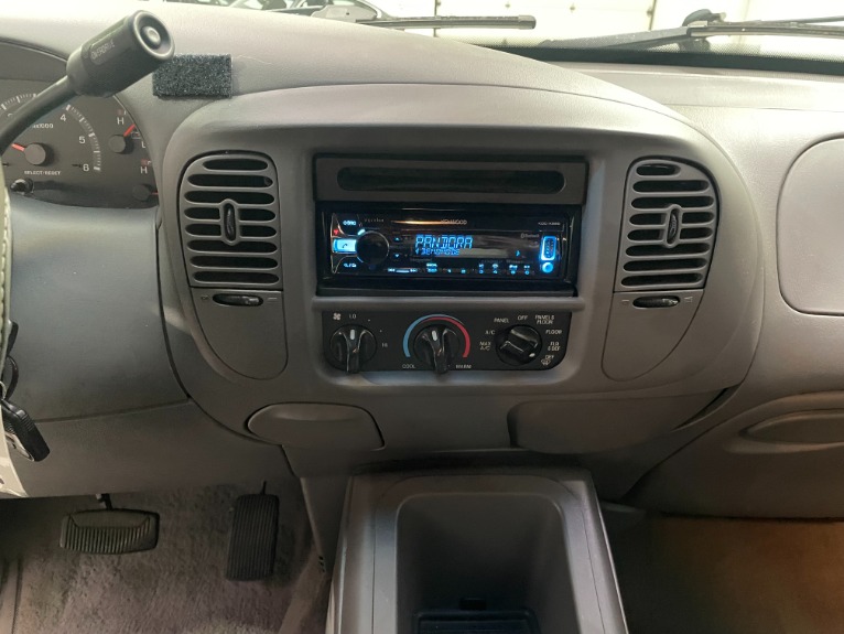 Used-2002-Ford-Expedition-XLT-RWD