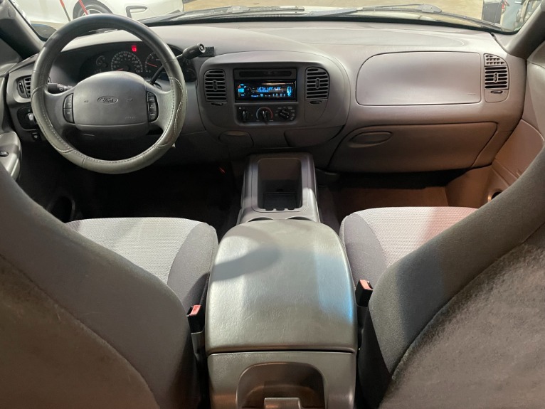 Used-2002-Ford-Expedition-XLT-RWD