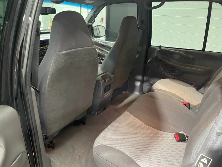 Used-2002-Ford-Expedition-XLT-RWD