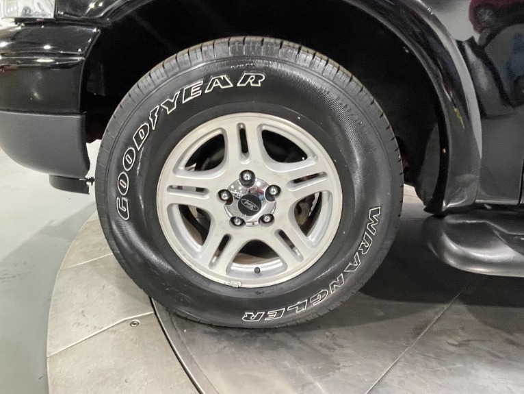 Used-2002-Ford-Expedition-XLT-RWD