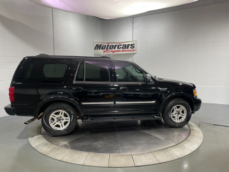 Used-2002-Ford-Expedition-XLT-RWD