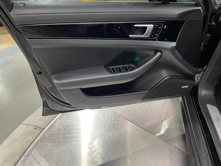 Used-2018-Porsche-Panamera-4