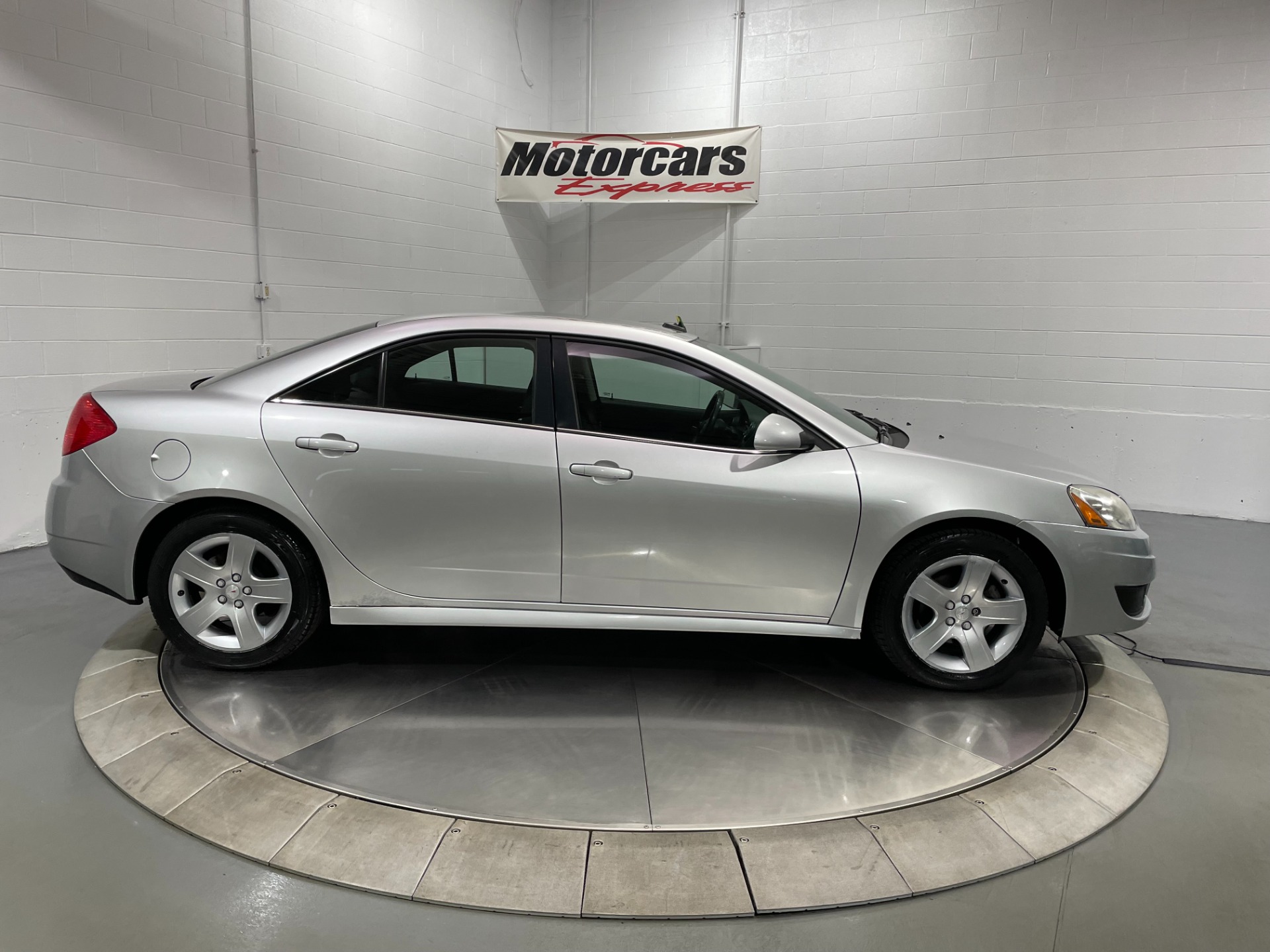 Used-2010-Pontiac-G6-FWD
