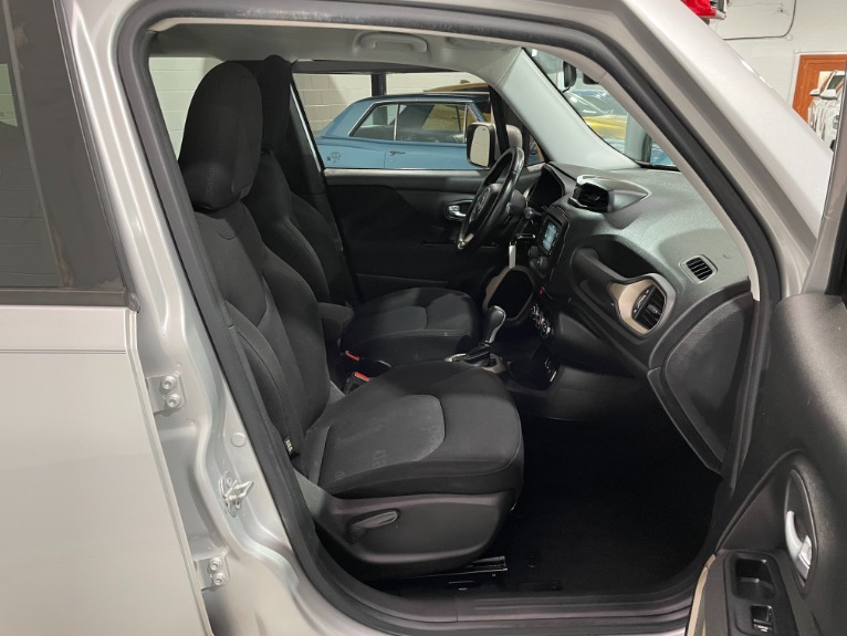 Used-2015-Jeep-Renegade-Latitude-FWD