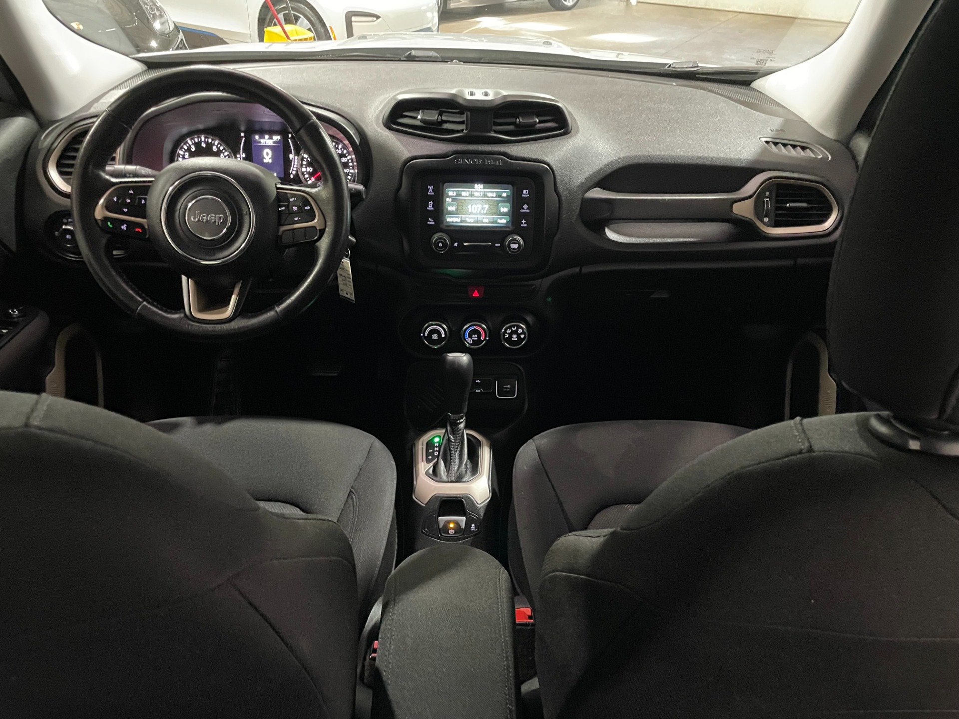 Used-2015-Jeep-Renegade-Latitude-FWD
