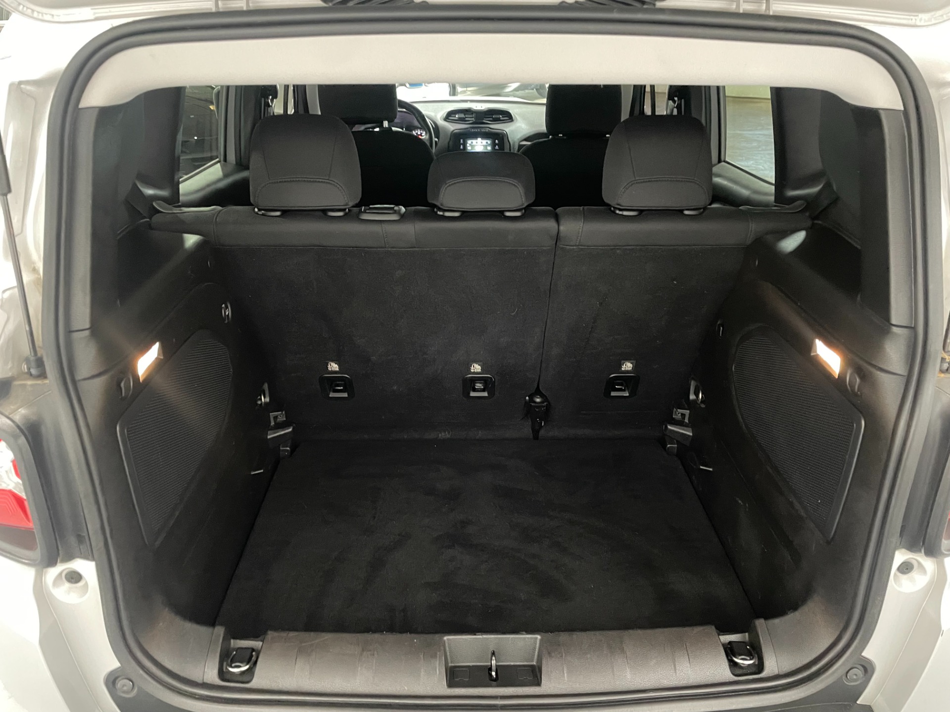 Used-2015-Jeep-Renegade-Latitude-FWD