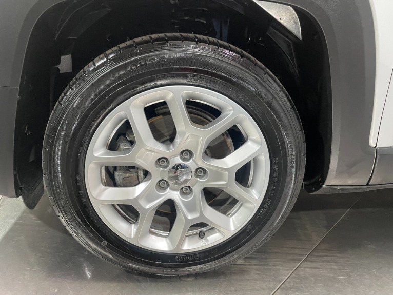 Used-2015-Jeep-Renegade-Latitude-FWD