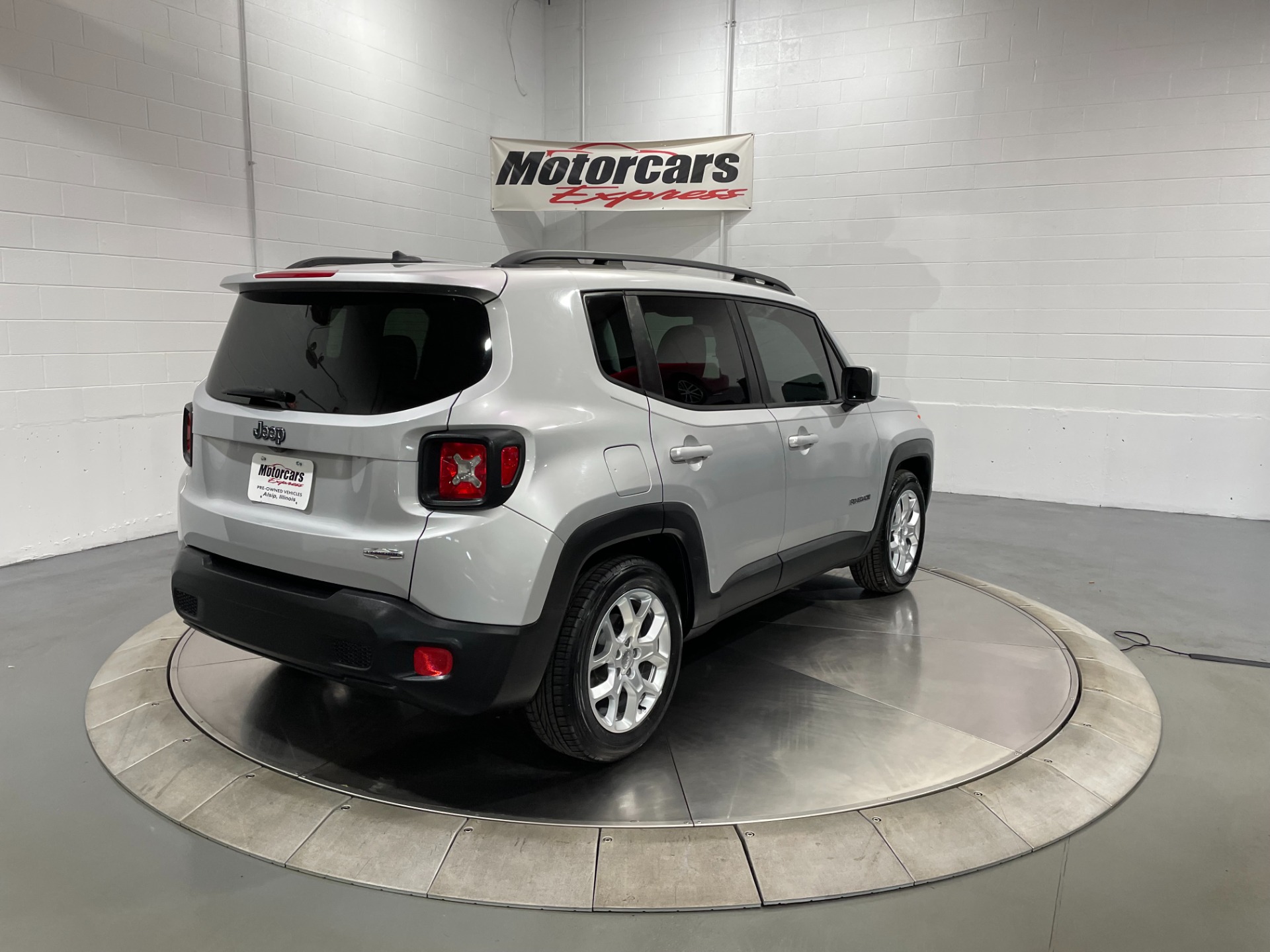 Used-2015-Jeep-Renegade-Latitude-FWD