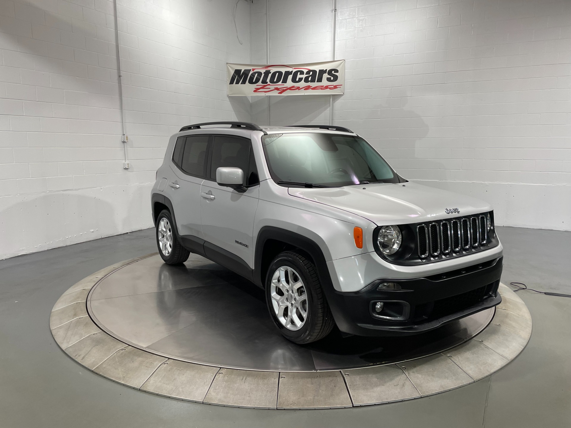 Used-2015-Jeep-Renegade-Latitude-FWD