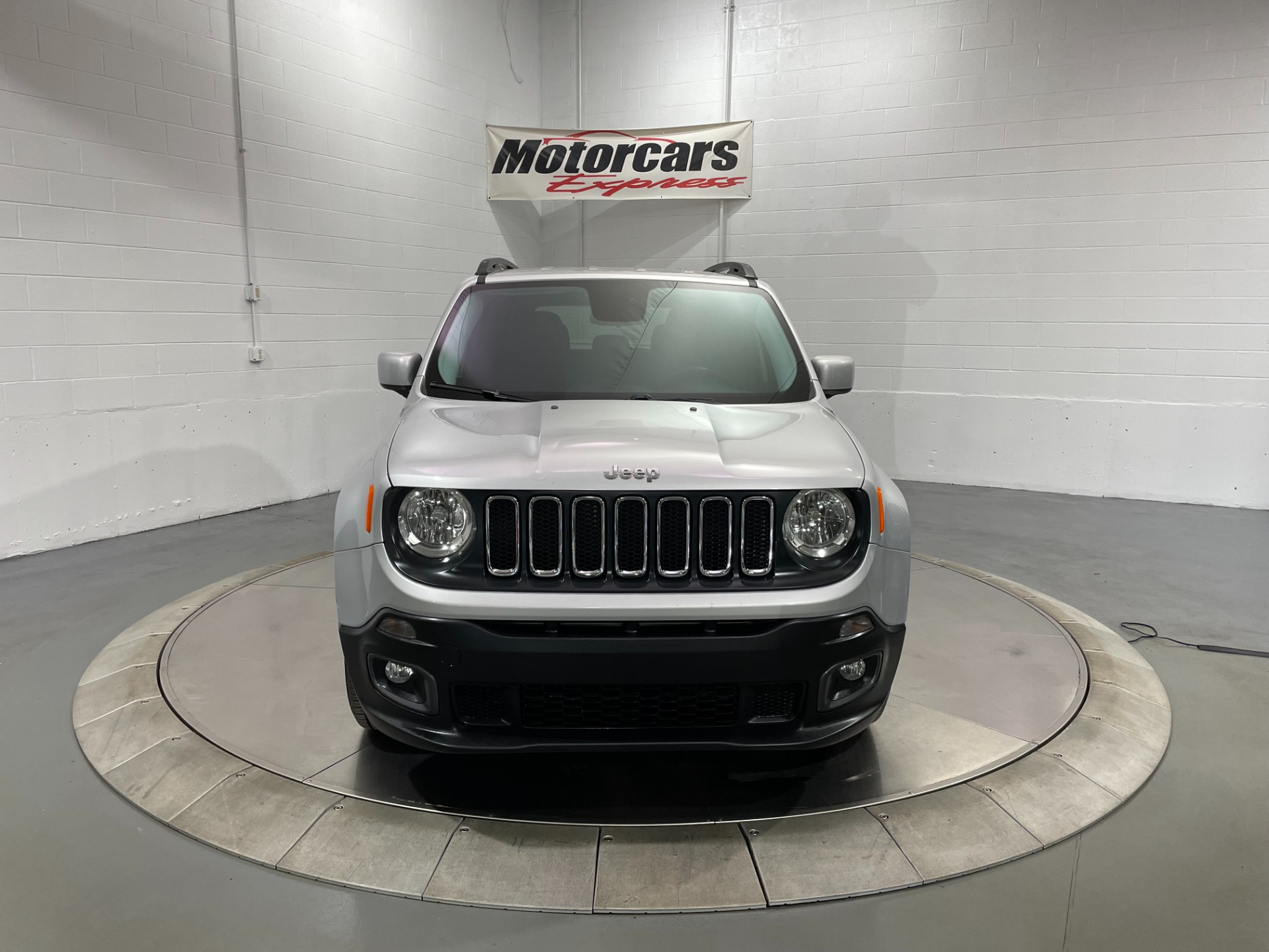 Used-2015-Jeep-Renegade-Latitude-FWD