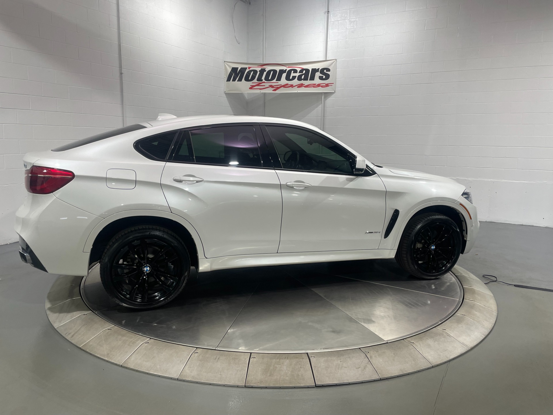 Used-2019-BMW-X6-xDrive35i-M-Sport