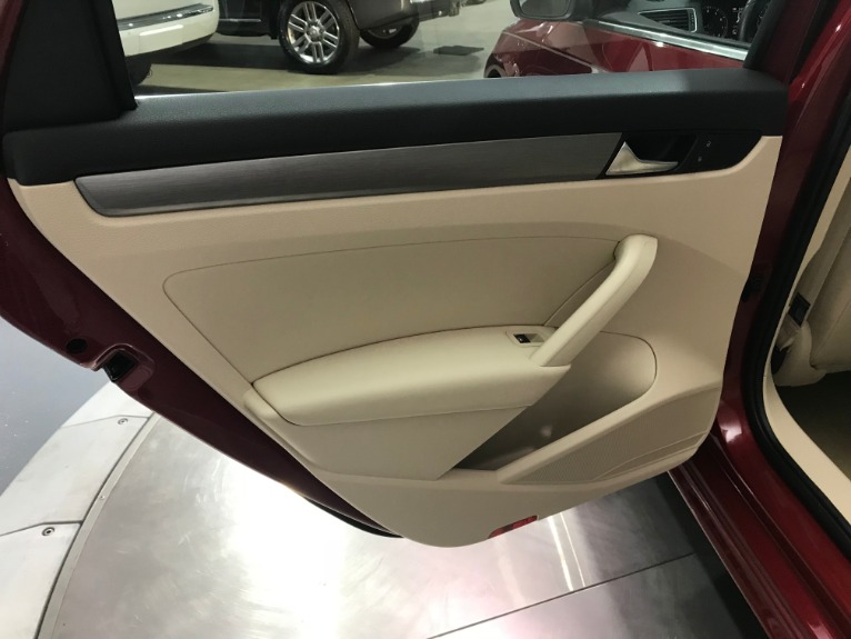 Used-2015-Volkswagen-Passat-18T-SE