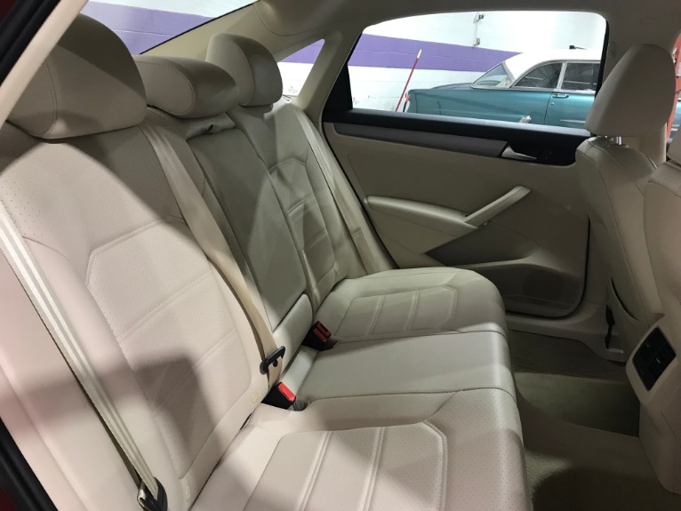 Used-2015-Volkswagen-Passat-18T-SE