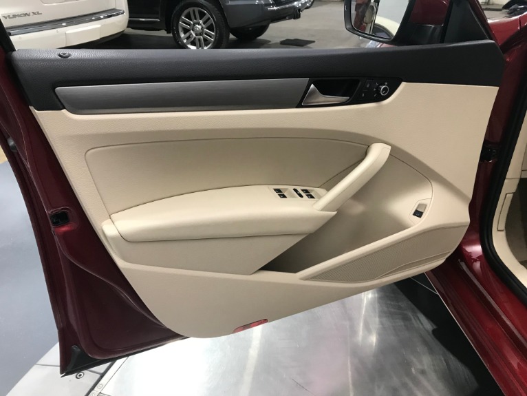 Used-2015-Volkswagen-Passat-18T-SE