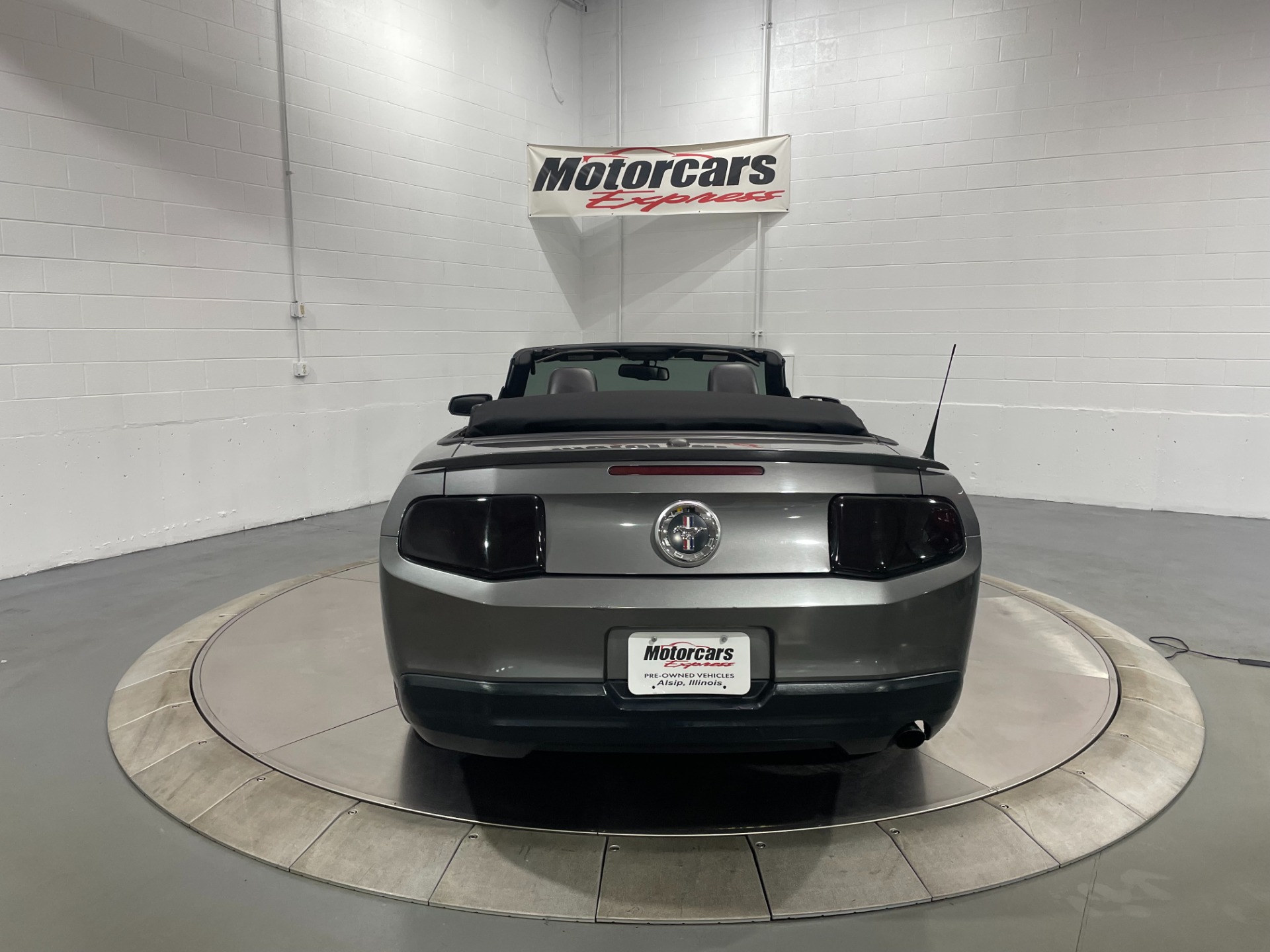 Used-2010-Ford-Mustang-V6-Convertible-RWD