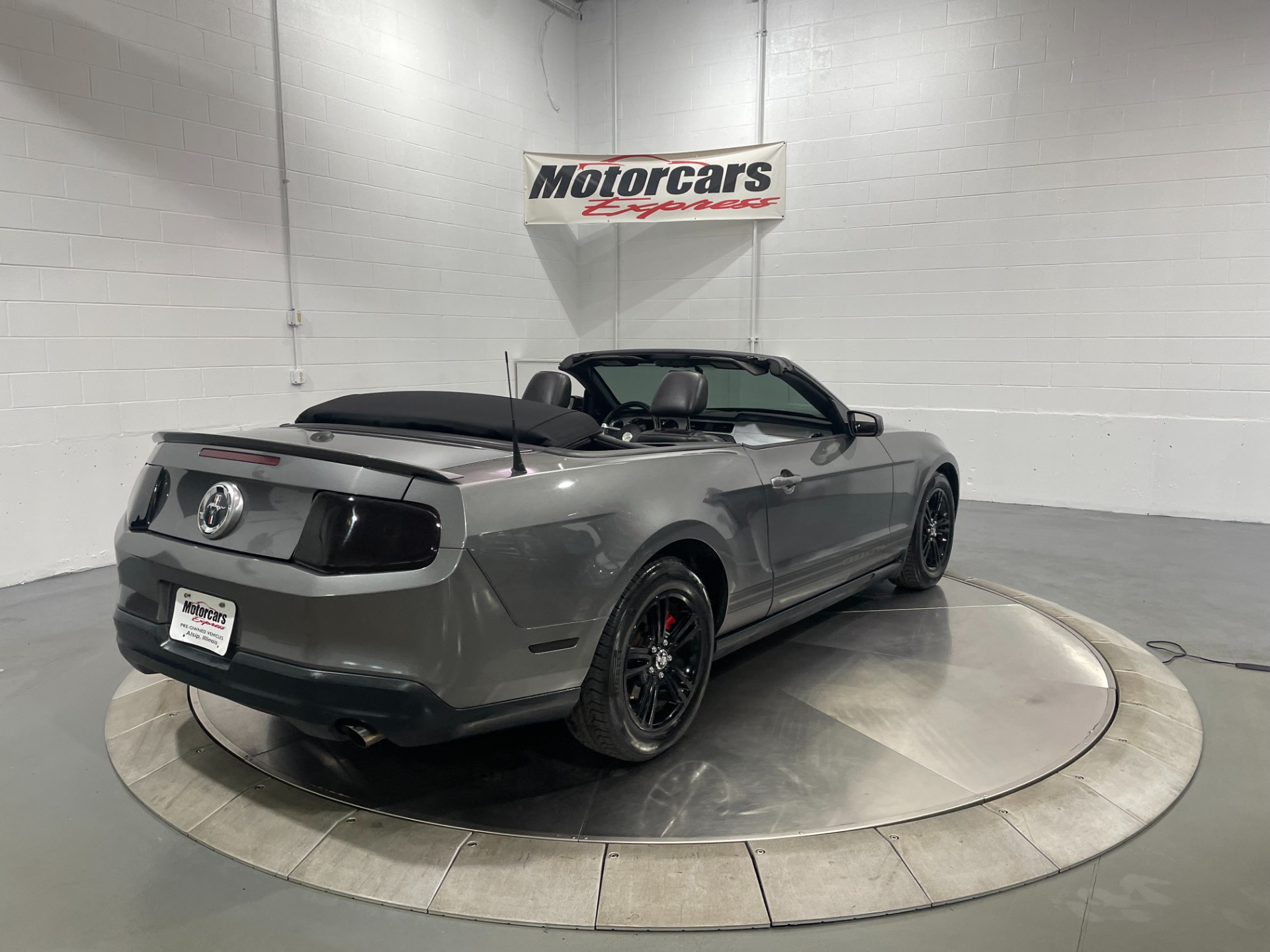 Used-2010-Ford-Mustang-V6-Convertible-RWD